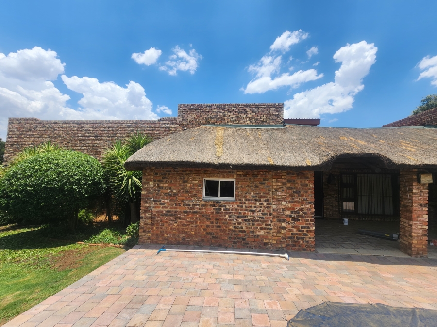 To Let 3 Bedroom Property for Rent in Riebeeckstad Free State